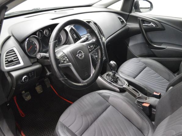 Opel Astra J Рестайлинг с пробегом 2014 года, цена 515 000 рублей, 261440 км, седан, Автокод Объявления