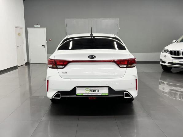 Kia Rio IV Рестайлинг с пробегом 2020 года, цена 1 545 000 рублей, 81869 км, седан, Автокод Объявления