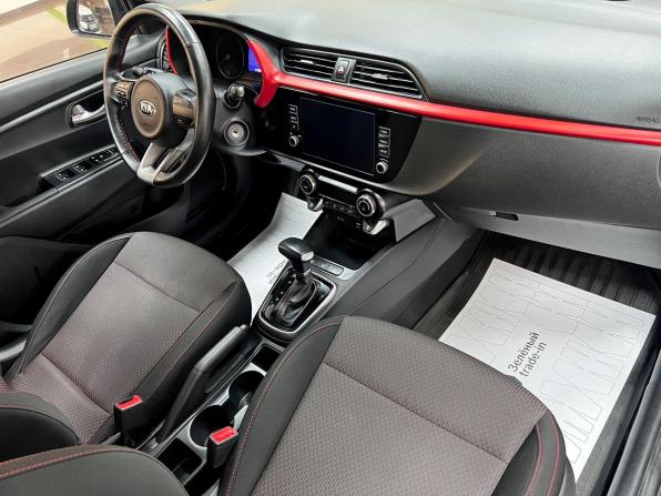 Kia Rio IV Рестайлинг с пробегом 2020 года, цена 1 490 000 рублей, 137968 км, седан, Автокод Объявления
