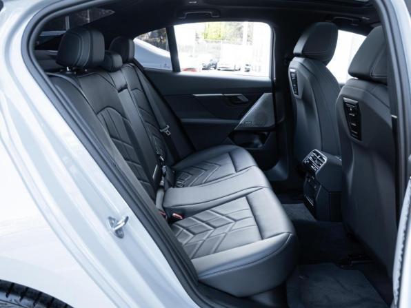 BMW 5 серии VIII (G60/G61/G68) с пробегом 2024 года, цена 7 450 000 рублей, 21592 км, седан, Автокод Объявления