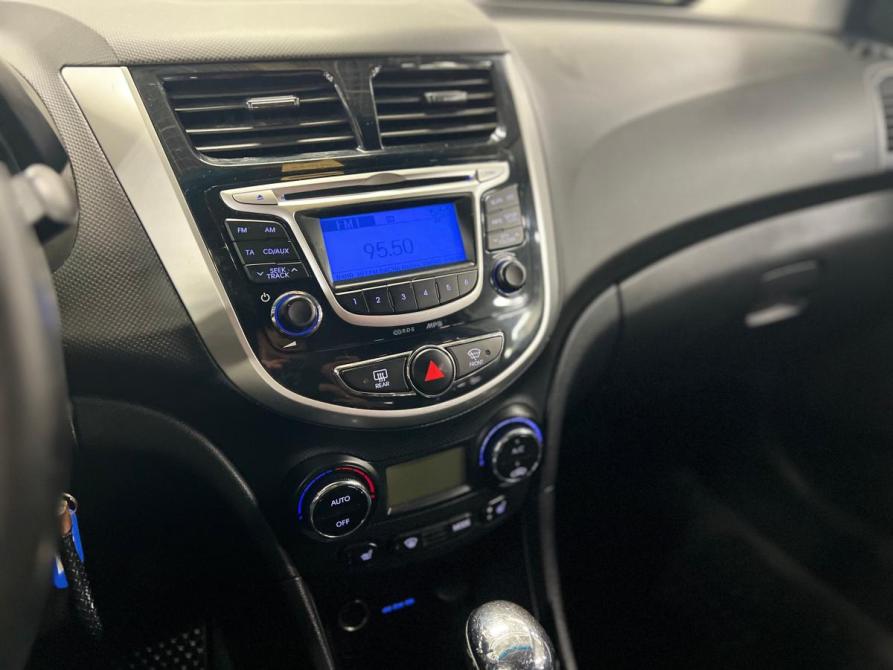 Hyundai Solaris I Санкт-Петербург  - изображение 19