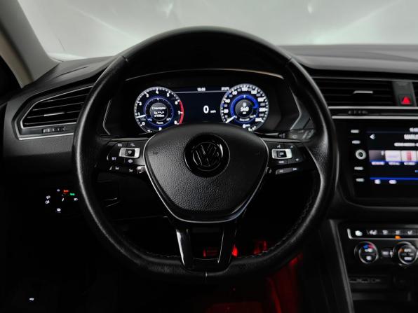 Volkswagen Tiguan II с пробегом 2019 года, цена 1 815 000 рублей, 204000 км, внедорожник, Автокод Объявления