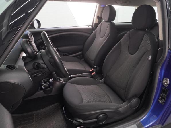 Mini Hatch II (R56) Рестайлинг с пробегом 2013 года, цена 1 272 000 рублей, 100379 км, хэтчбек, Автокод Объявления