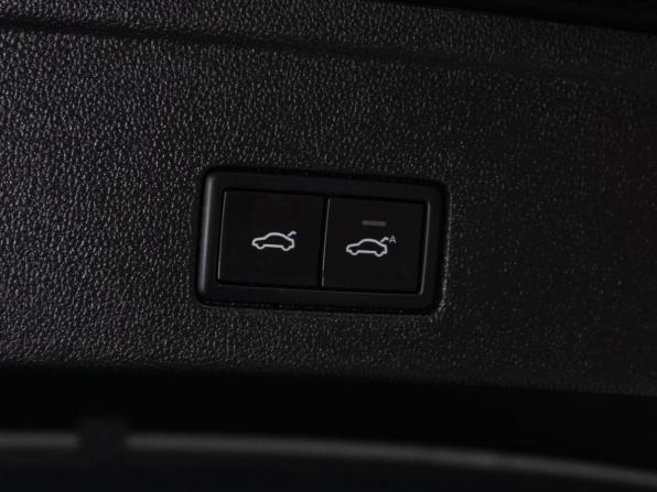Volkswagen Touareg III с пробегом 2019 года, цена 4 829 000 рублей, 179940 км, внедорожник, Автокод Объявления