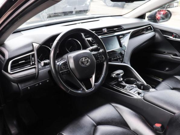 Toyota Camry VIII (XV70) с пробегом 2018 года, цена 2 599 000 рублей, 130500 км, седан, Автокод Объявления