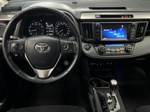 Toyota RAV4 IV (XA40) Рестайлинг с пробегом 2018 года, цена 2 680 000 рублей, 101609 км, внедорожник, Автокод Объявления
