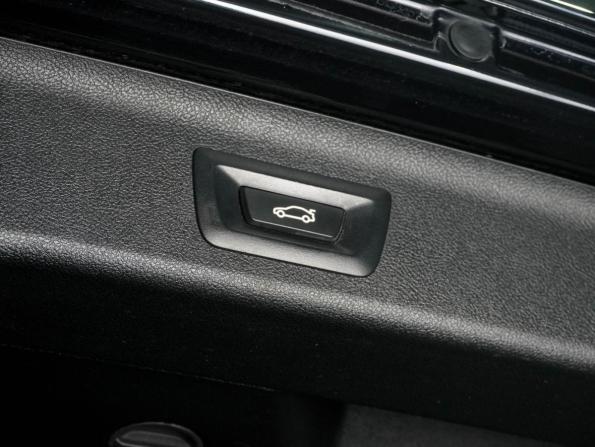BMW 5 серии VII (G30/G31/G38) с пробегом 2018 года, цена 3 399 000 рублей, 182410 км, универсал, Автокод Объявления