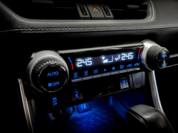 Toyota RAV4 V (XA50) с пробегом 2021 года, цена 3 300 000 рублей, 73747 км, внедорожник, Автокод Объявления