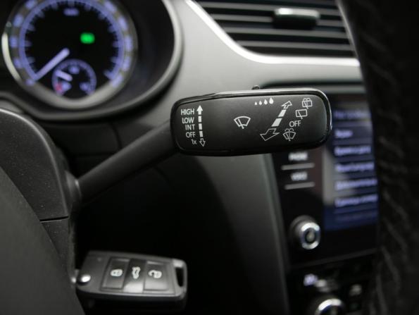 Skoda Octavia III (A7) Рестайлинг с пробегом 2019 года, цена 1 927 000 рублей, 83400 км, лифтбек, Автокод Объявления