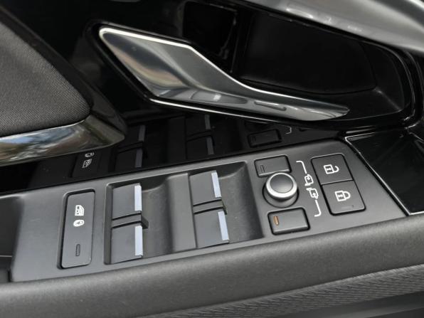 Land Rover Range Rover Evoque II с пробегом 2021 года, цена 2 990 000 рублей, 43543 км, внедорожник, Автокод Объявления