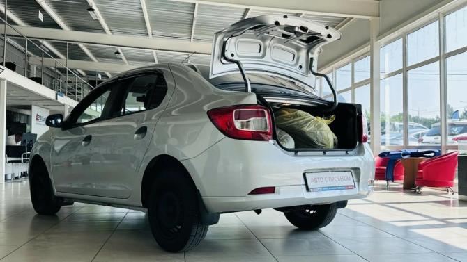 Renault Logan II с пробегом 2016 года, цена 715 000 рублей, 84000 км, седан, Автокод Объявления