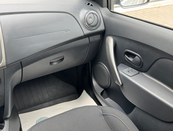 Renault Logan II Рестайлинг с пробегом 2019 года, цена 1 230 000 рублей, 95065 км, седан, Автокод Объявления