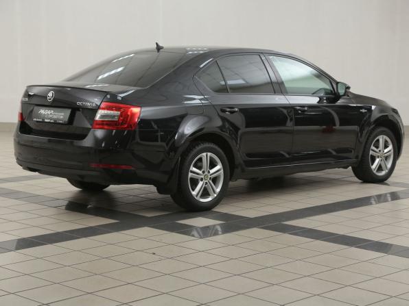 Skoda Octavia III (A7) Рестайлинг с пробегом 2019 года, цена 1 515 000 рублей, 213500 км, лифтбек, Автокод Объявления
