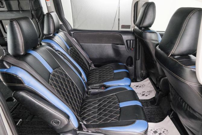 Toyota Voxy III (R80) с пробегом 2015 года, цена 1 649 000 рублей, 244000 км, минивэн, Автокод Объявления