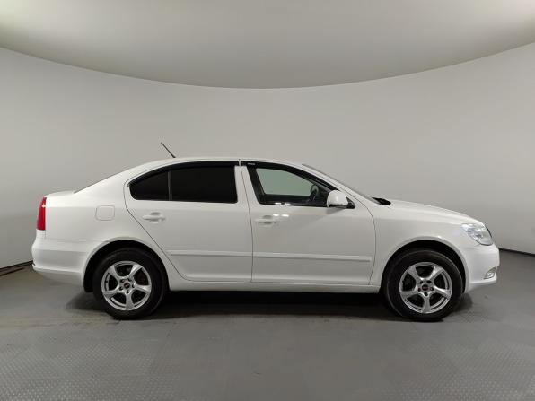 Skoda Octavia II (A5) Рестайлинг с пробегом 2013 года, цена 1 100 000 рублей, 131805 км, лифтбек, Автокод Объявления