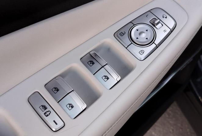 Hyundai Santa Fe IV Рестайлинг с пробегом 2021 года, цена 2 940 000 рублей, 210952 км, внедорожник, Автокод Объявления