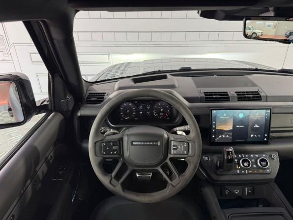 Land Rover Defender II с пробегом 2022 года, цена 14 700 000 рублей, 17959 км, внедорожник, Автокод Объявления