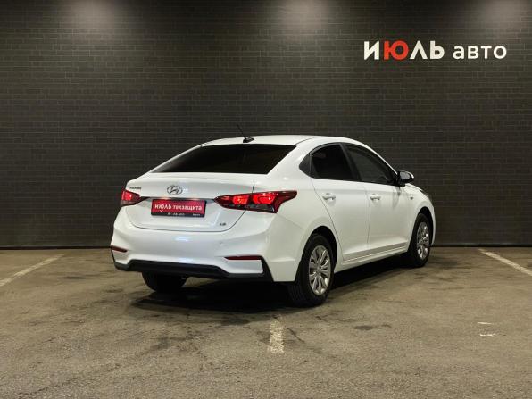 Hyundai Solaris II с пробегом 2017 года, цена 1 040 000 рублей, 152205 км, седан, Автокод Объявления