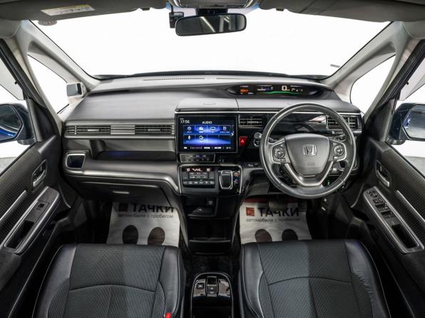 Honda Stepwgn V Рестайлинг с пробегом 2018 года, цена 2 320 000 рублей, 89436 км, минивэн, Автокод Объявления