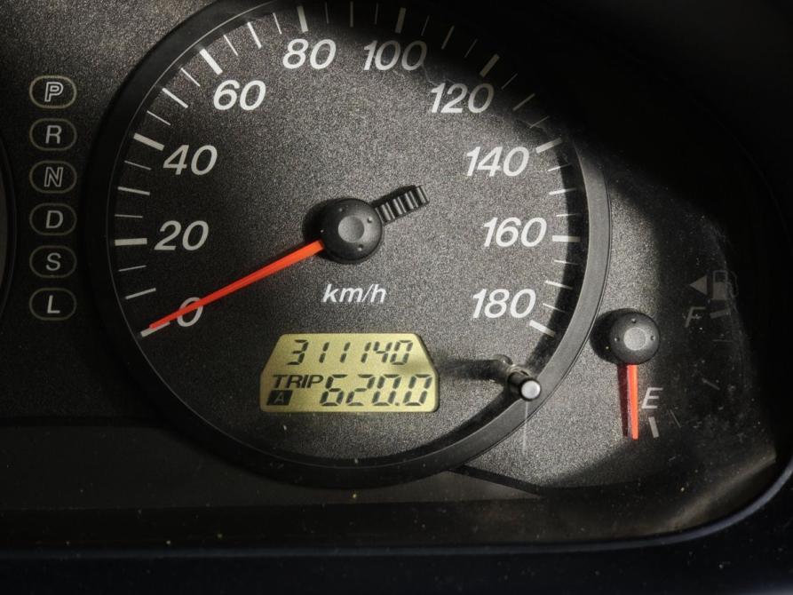 Mazda Demio II (DY) Москва  - изображение 16