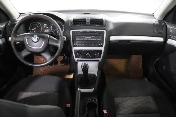 Skoda Octavia II (A5) Рестайлинг с пробегом 2011 года, цена 500 000 рублей, 279329 км, лифтбек, Автокод Объявления