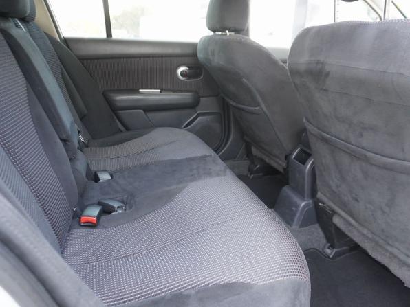 Nissan Tiida I Рестайлинг с пробегом 2010 года, цена 650 000 рублей, 216297 км, хэтчбек, Автокод Объявления