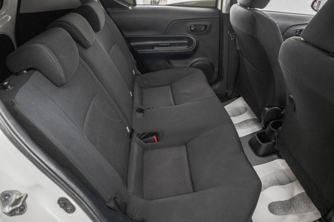 Toyota Aqua I Рестайлинг с пробегом 2016 года, цена 1 099 000 рублей, 232000 км, хэтчбек, Автокод Объявления