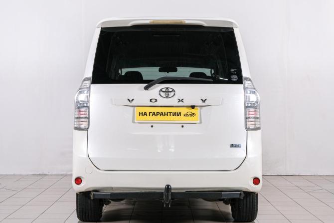 Toyota Voxy II (R70) с пробегом 2010 года, цена 1 349 000 рублей, 190808 км, минивэн, Автокод Объявления