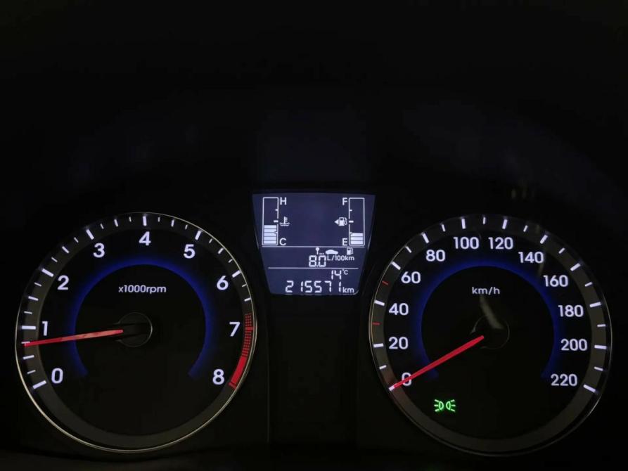 Hyundai Solaris I Рестайлинг Псков  - изображение 10