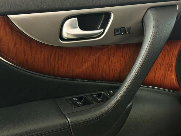 Infiniti QX70 с пробегом 2014 года, цена 2 850 000 рублей, 61213 км, внедорожник, Автокод Объявления
