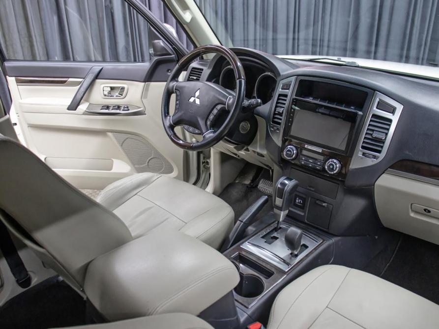 Mitsubishi Pajero IV Рестайлинг 2 Москва  - изображение 11