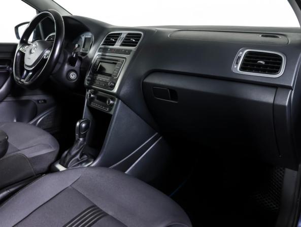 Volkswagen Polo V Рестайлинг с пробегом 2016 года, цена 1 108 000 рублей, 126916 км, седан, Автокод Объявления