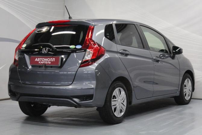 Honda Fit III Рестайлинг с пробегом 2018 года, цена 1 100 000 рублей, 134080 км, хэтчбек, Автокод Объявления