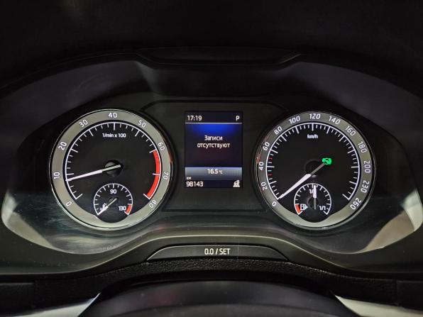 Skoda Karoq I с пробегом 2020 года, цена 2 399 000 рублей, 98142 км, внедорожник, Автокод Объявления