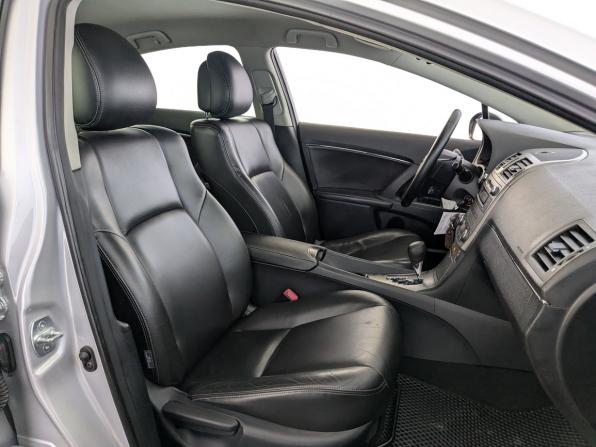 Toyota Avensis III с пробегом 2011 года, цена 1 100 000 рублей, 274205 км, седан, Автокод Объявления