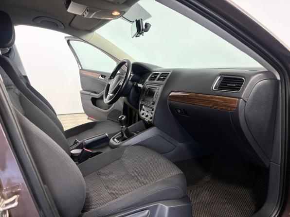 Volkswagen Jetta VI Рестайлинг с пробегом 2014 года, цена 1 370 000 рублей, 102731 км, седан, Автокод Объявления
