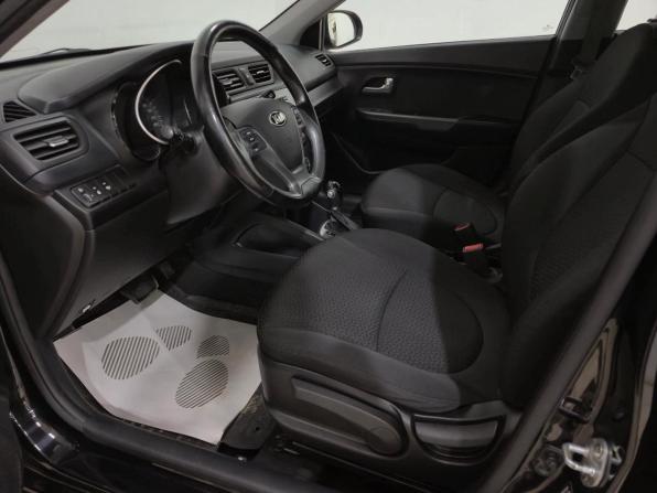 Kia Rio III Рестайлинг с пробегом 2017 года, цена 1 245 000 рублей, 74103 км, хэтчбек, Автокод Объявления