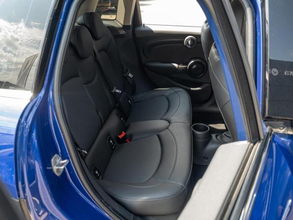 Mini Hatch III (F55/F56) Рестайлинг с пробегом 2020 года, цена 2 230 000 рублей, 59469 км, хэтчбек, Автокод Объявления