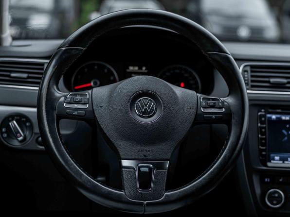 Volkswagen Jetta VI с пробегом 2014 года, цена 850 000 рублей, 215967 км, седан, Автокод Объявления