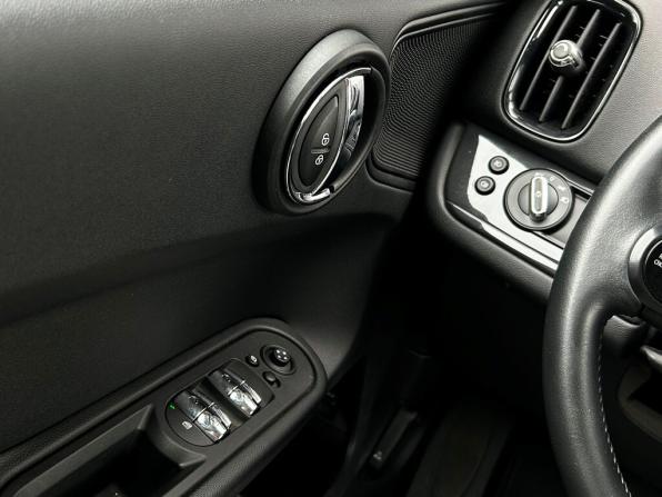 Mini Countryman II Рестайлинг с пробегом 2021 года, цена 2 615 800 рублей, 107462 км, внедорожник, Автокод Объявления