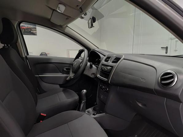 Renault Sandero II с пробегом 2016 года, цена 966 000 рублей, 67593 км, хэтчбек, Автокод Объявления