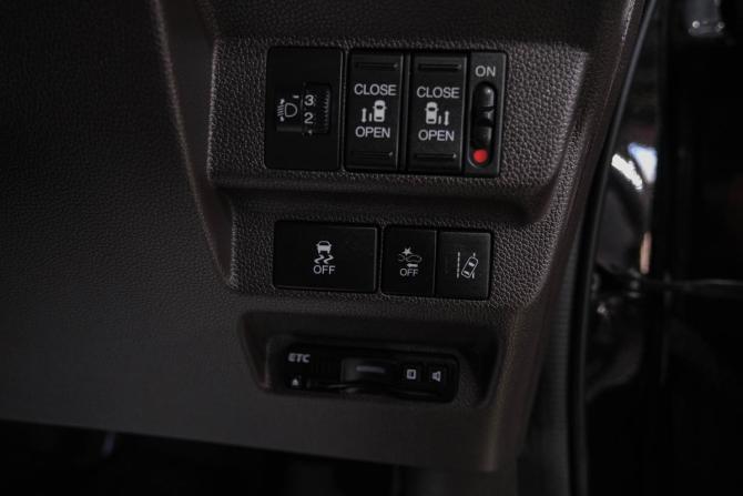 Honda Freed II с пробегом 2016 года, цена 1 378 015 рублей, 135600 км, компактвэн, Автокод Объявления