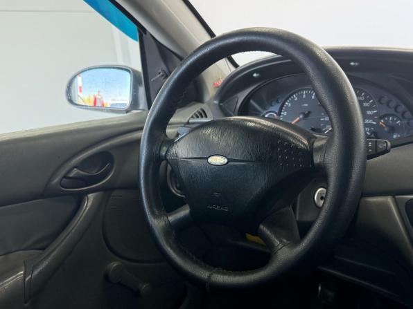 Ford Focus I Рестайлинг с пробегом 2002 года, цена 270 000 рублей, 258157 км, седан, Автокод Объявления