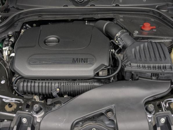 Mini Hatch III (F55/F56) Рестайлинг с пробегом 2019 года, цена 2 690 000 рублей, 86114 км, хэтчбек, Автокод Объявления