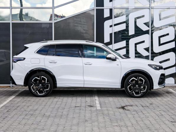 Volkswagen Tiguan II Рестайлинг (China Market) с пробегом 2025 года, цена 4 798 000 рублей, 10320 км, внедорожник, Автокод Объявления
