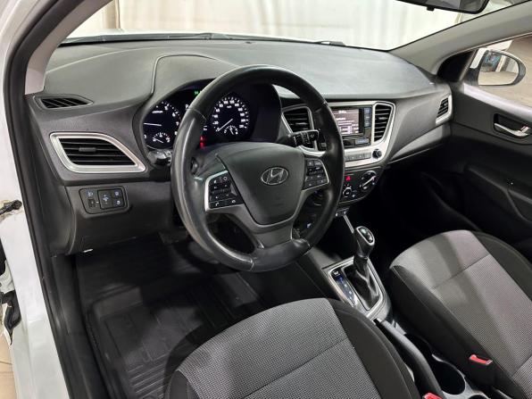Hyundai Solaris II с пробегом 2019 года, цена 1 348 000 рублей, 133955 км, седан, Автокод Объявления