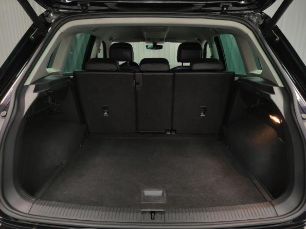 Volkswagen Tiguan II с пробегом 2018 года, цена 2 600 000 рублей, 137750 км, внедорожник, Автокод Объявления