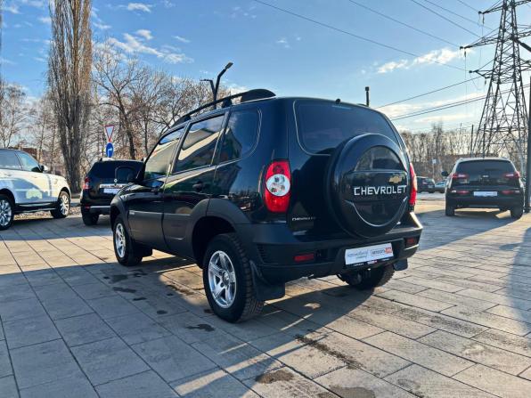 Chevrolet Niva I Рестайлинг с пробегом 2017 года, цена 591 900 рублей, 132631 км, внедорожник, Автокод Объявления