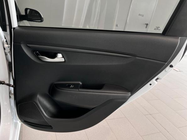 Kia Rio IV Рестайлинг с пробегом 2022 года, цена 1 799 000 рублей, 108175 км, седан, Автокод Объявления