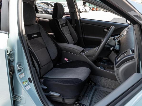 Toyota Prius III (XW30) с пробегом 2011 года, цена 1 365 000 рублей, 175556 км, лифтбек, Автокод Объявления